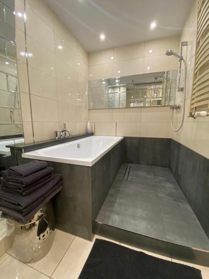 Apartament W Sercu Gdanska Z Parkingiem Podziemnym Luaran gambar